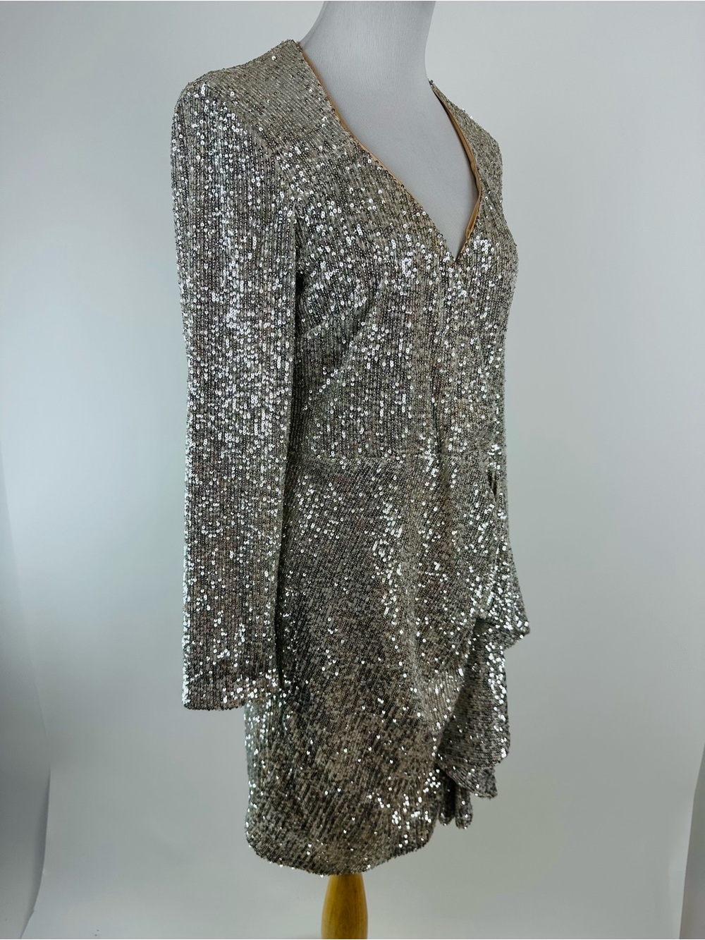 Belle Badgley Mischka Silver Sequin Dress Size 10 - Picture 4 of 15